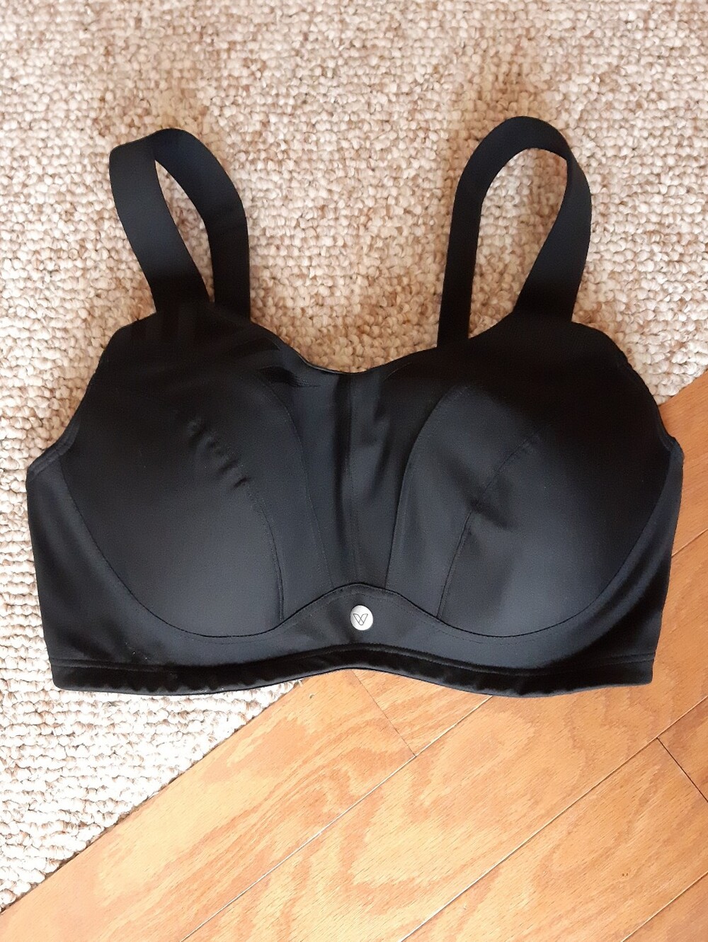 Livi Max Support Wicking Underwire Sports Bra size 38DDD